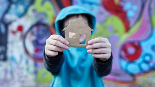 Hébergement d’urgence à Bordeaux : l’alerte d’un collectif sur la situation d’enfants sans logement