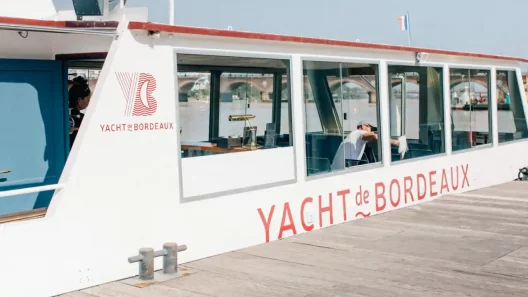 Litige fluvial sur la Garonne : Yacht de Bordeaux autorisé, Croisières Burdigala déboutées par le tribunal
