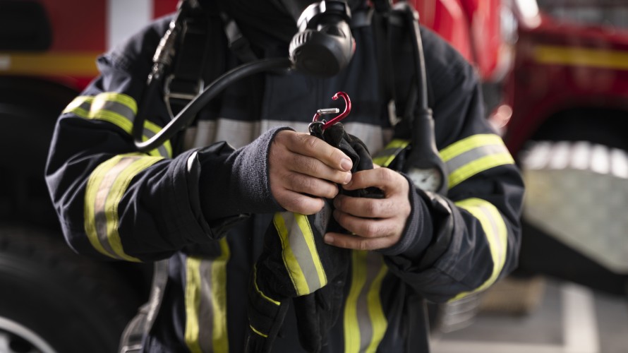 Incendie rue de Deyme à Bordeaux : une maison consumée par les flammes