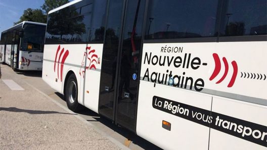 Tragédie à Arveyres : collision mortelle entre un bus scolaire et un adolescent
