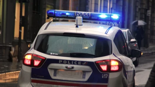 Rue Saint-Rémi à Bordeaux : une intervention policière après une violente altercation