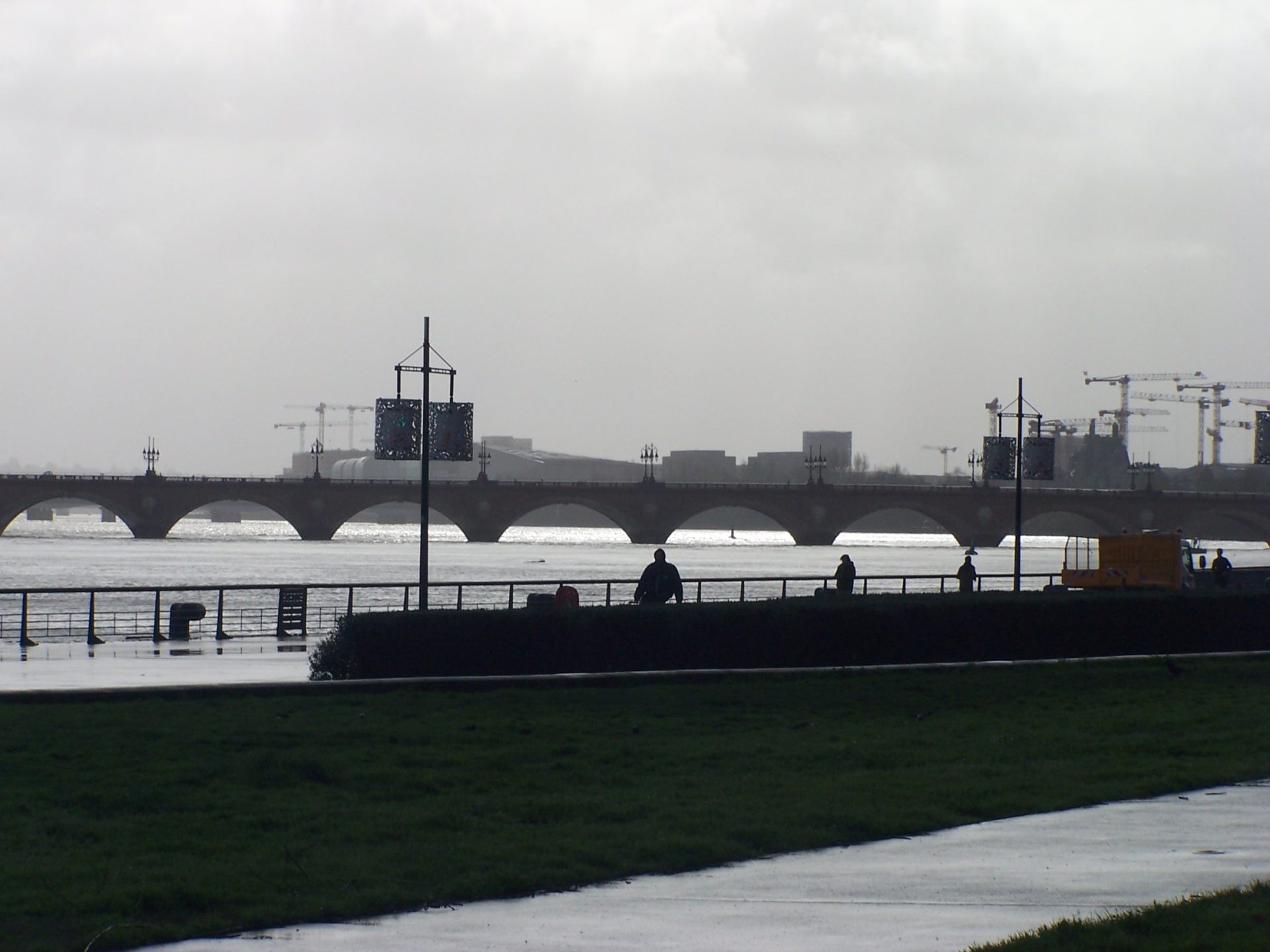 Débordements de la Garonne à Bordeaux : la décrue confirmée en journée