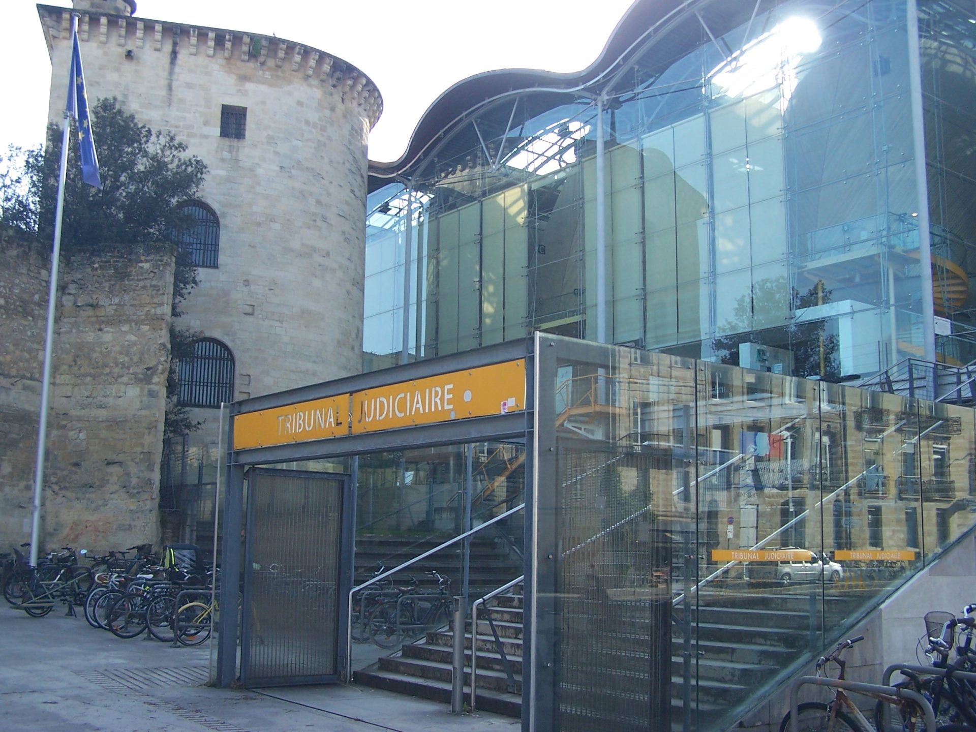 Bordeaux : mesures renforcées en attendant le procès d’une prévenue instable