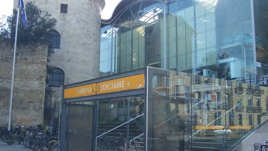 Bordeaux : mesures renforcées en attendant le procès d’une prévenue instable