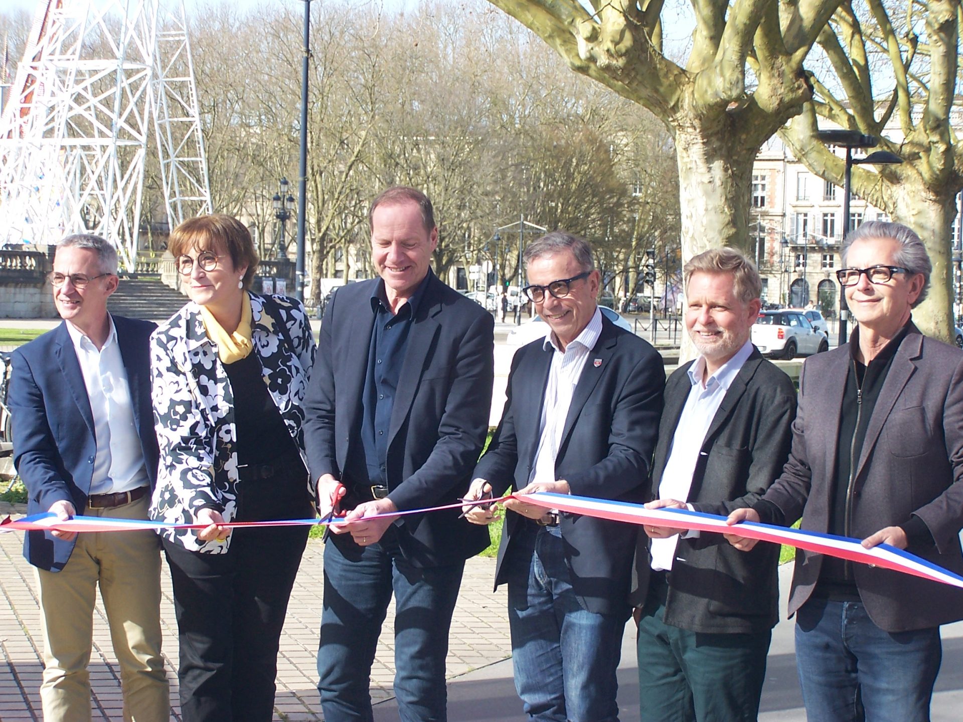 Avec une ligne tracée sur les quais, Bordeaux se remet dans la roue du Tour de France