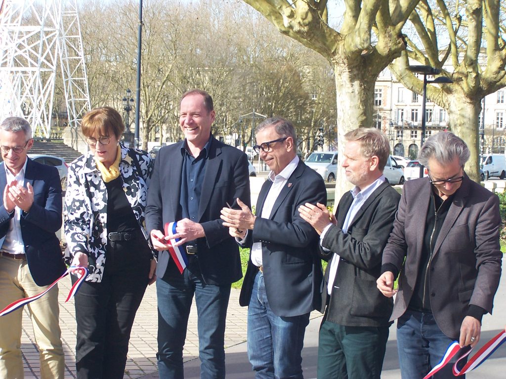 Avec une ligne tracée sur les quais, Bordeaux se remet dans la roue du Tour de France