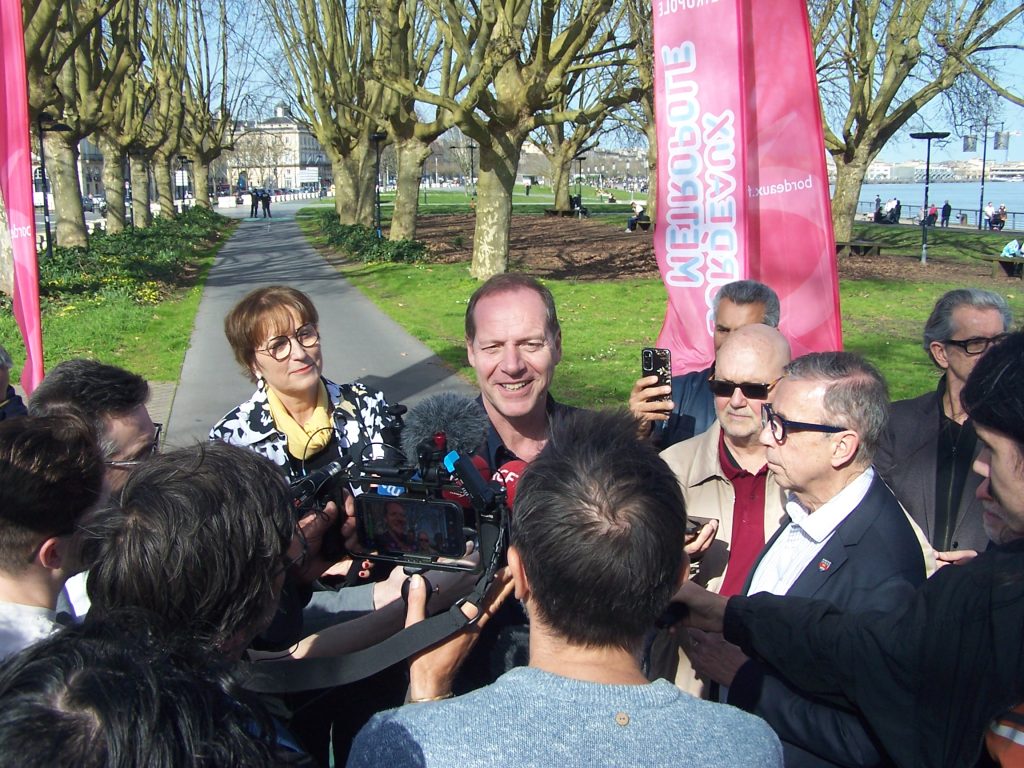 Avec une ligne tracée sur les quais, Bordeaux se remet dans la roue du Tour de France