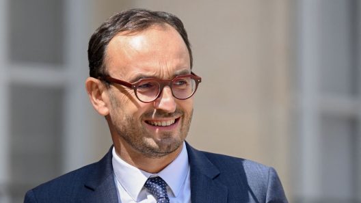 Bordeaux : Cazenave défie Hurmic sur le terrain des finances municipales