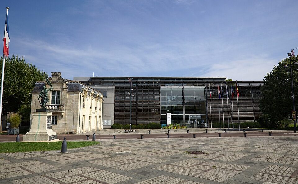 Émotion à Bruges après le décès d’une élue en pleine présentation publique