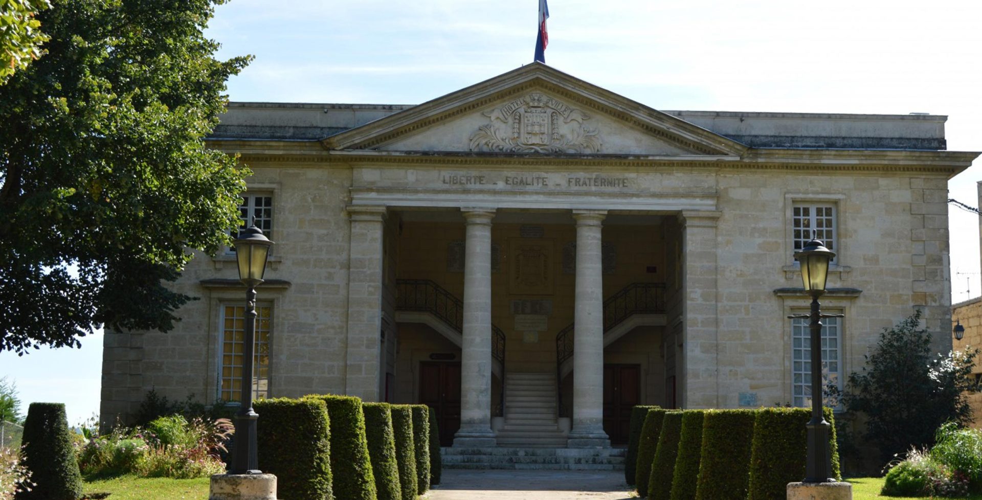 Castillon-la-Bataille : explosion de haine numérique et menaces de mort, un maire pris pour cible