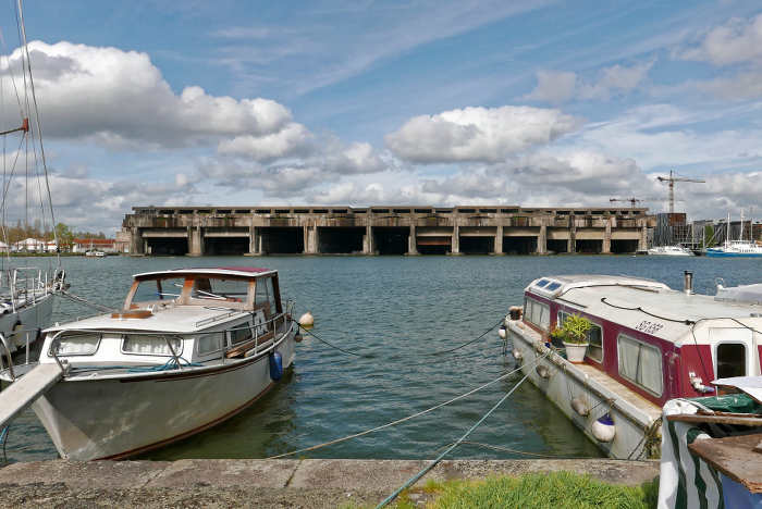 Une pétition demande des garde-corps aux bassins à flot