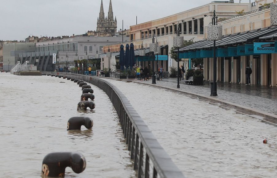 Tempête Pedro et fortes marées : Bordeaux se prépare à une montée des eaux