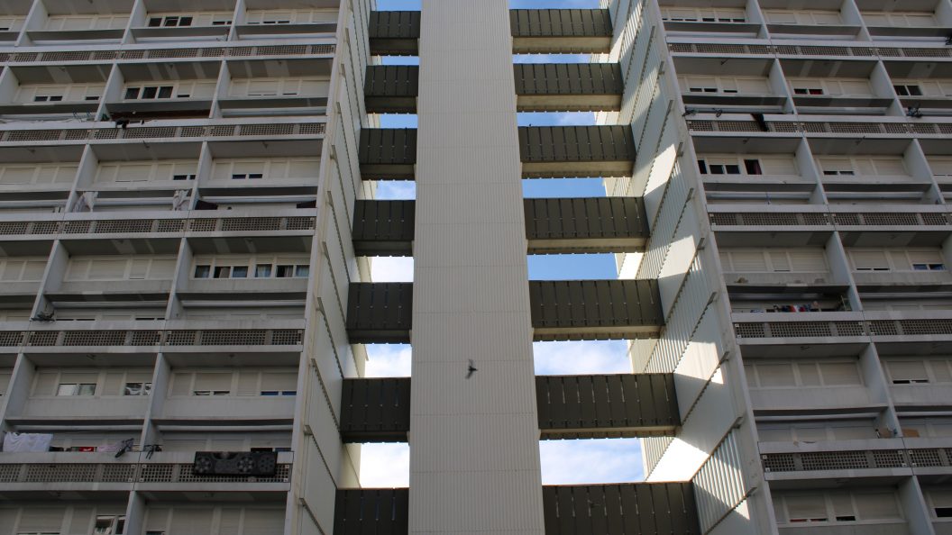 Coup de feu aux Aubiers : écoles sécurisées et accompagnement psychologique mis en place à Bordeaux