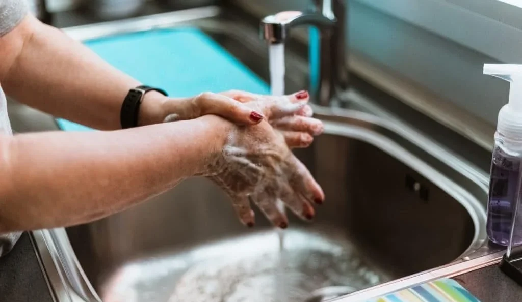 Transition écologique : la Ville de Bordeaux aide les foyers à économiser l’eau avec des kits gratuits