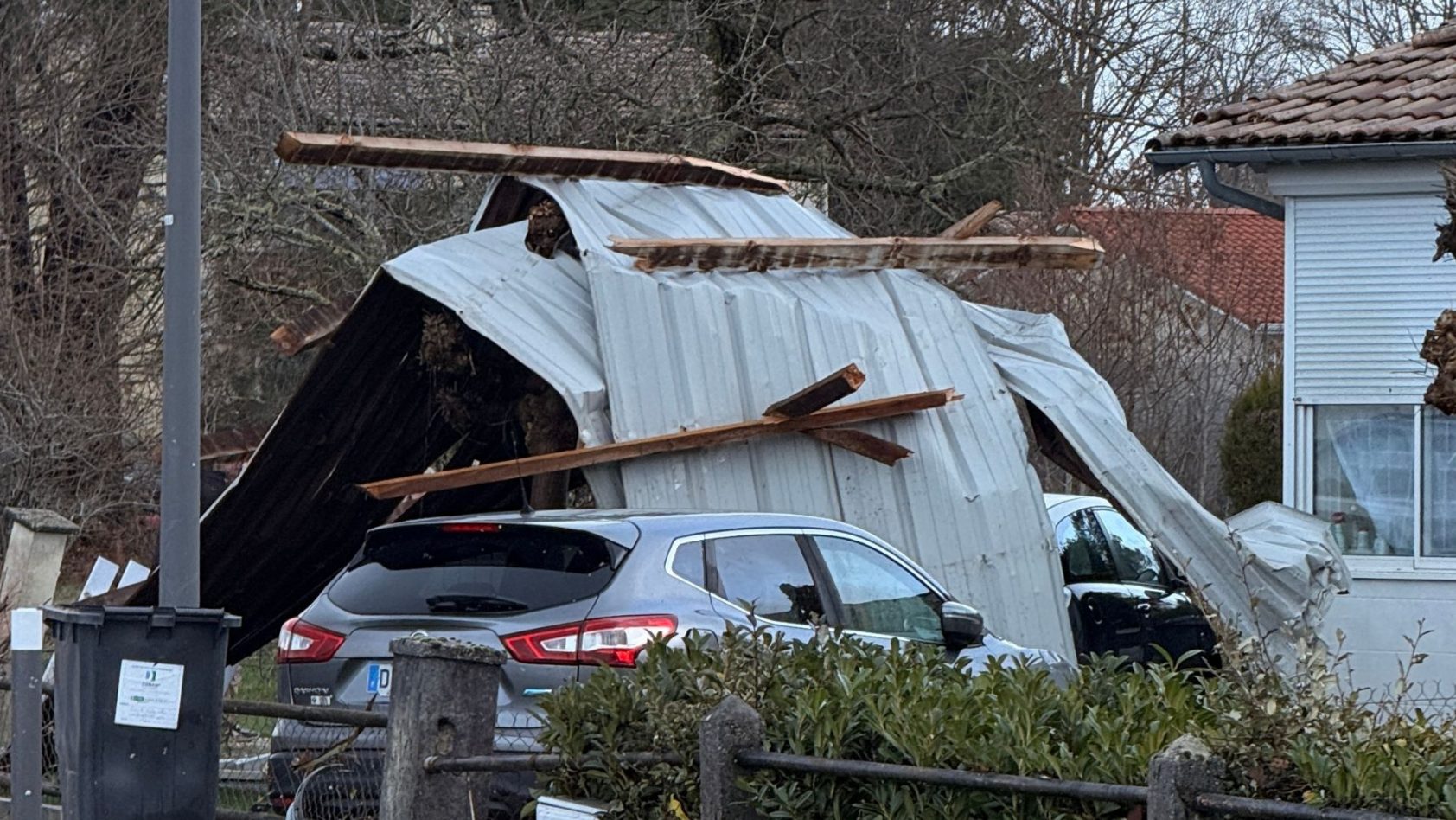 Mios frappée par un phénomène violent, la Gironde sous tension météorologique