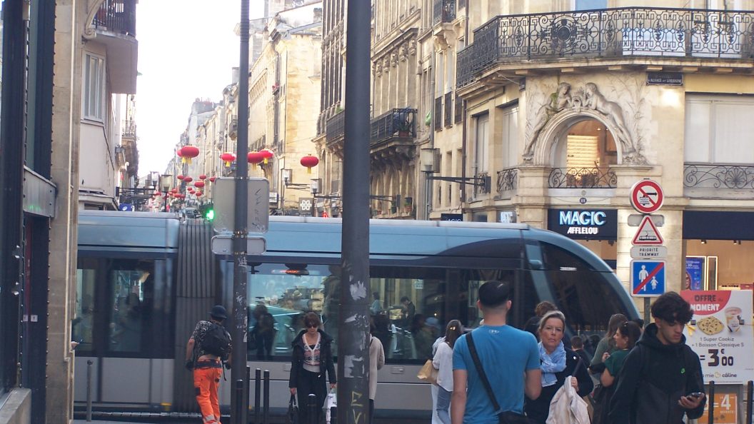 Bordeaux : une fuite de gaz provoque l’arrêt complet du réseau de tramway