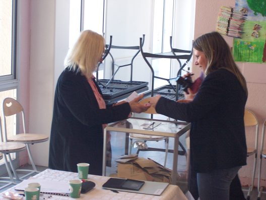 Parempuyre vote pour les municipales 2026 : Jennifer MICHALAK aperçue au bureau de vote