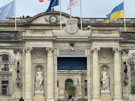Agression d’une directrice d’école et d’une mère d’élève par un militant Reconquête : la Ville de Bordeaux condamne ces violences inadmissibles