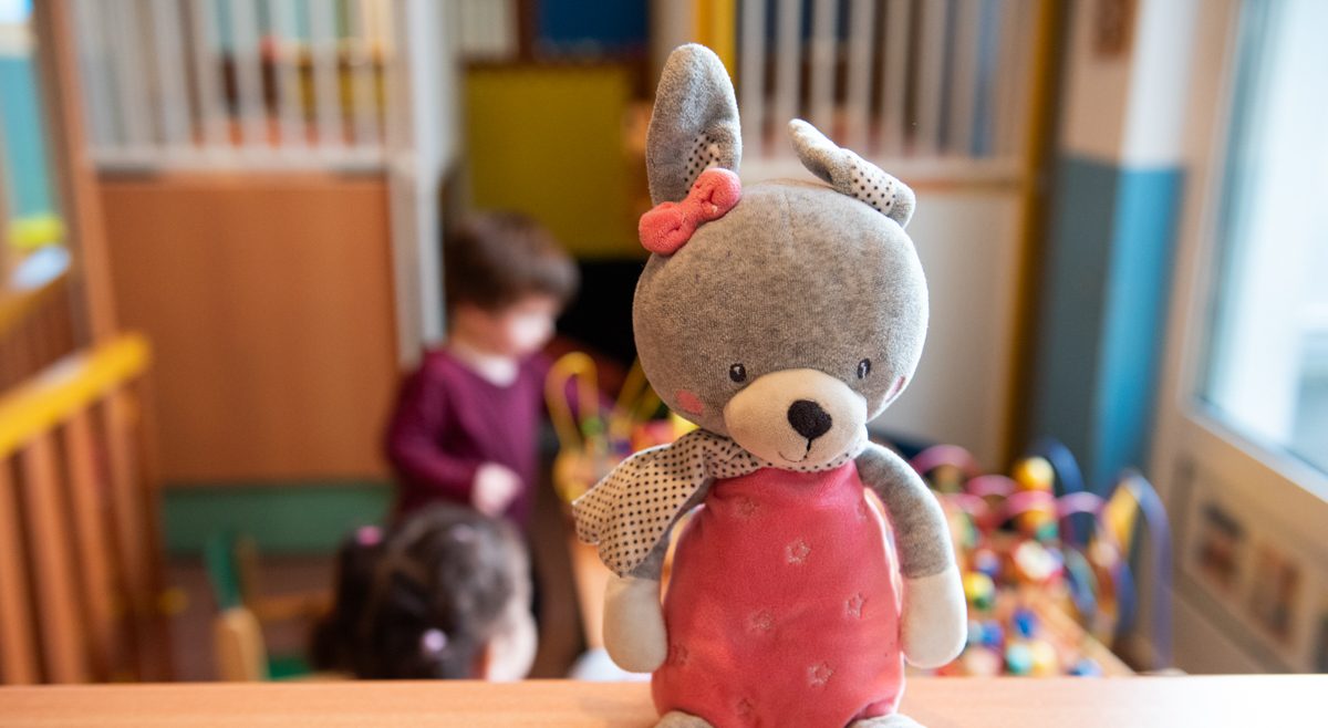 Protection de l’enfance Gironde : pressions sur les équipes face aux restrictions budgétaires