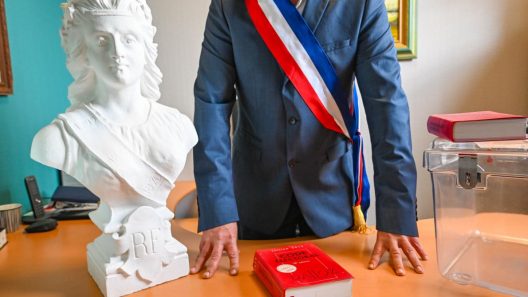 « Le Maire à votre écoute » : les citoyens de la métropole bordelaise posent leurs questions aux maires chaque semaine