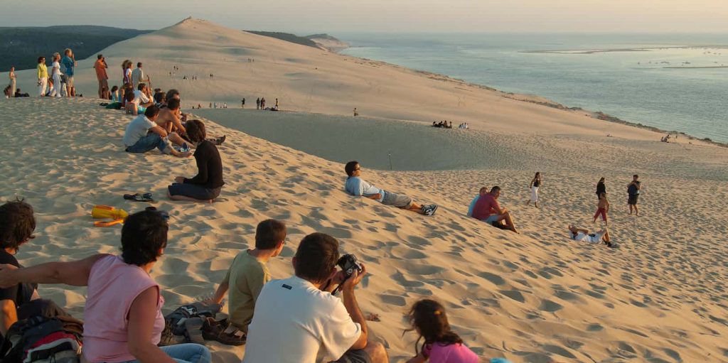 La dune du Pilat accueille à nouveau son escalier saisonnier