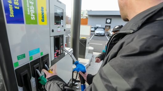 Blocage du détroit d’Ormuz : quelles répercussions possibles pour les ménages et les entreprises françaises ?