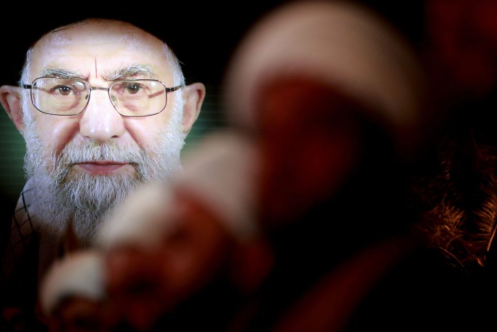 Téhéran : un nouveau chef religieux désigné en pleine escalade régionale
