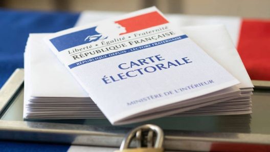Municipales à Bordeaux : un duel sans concession entre Pierre Hurmic et Thomas Cazenave