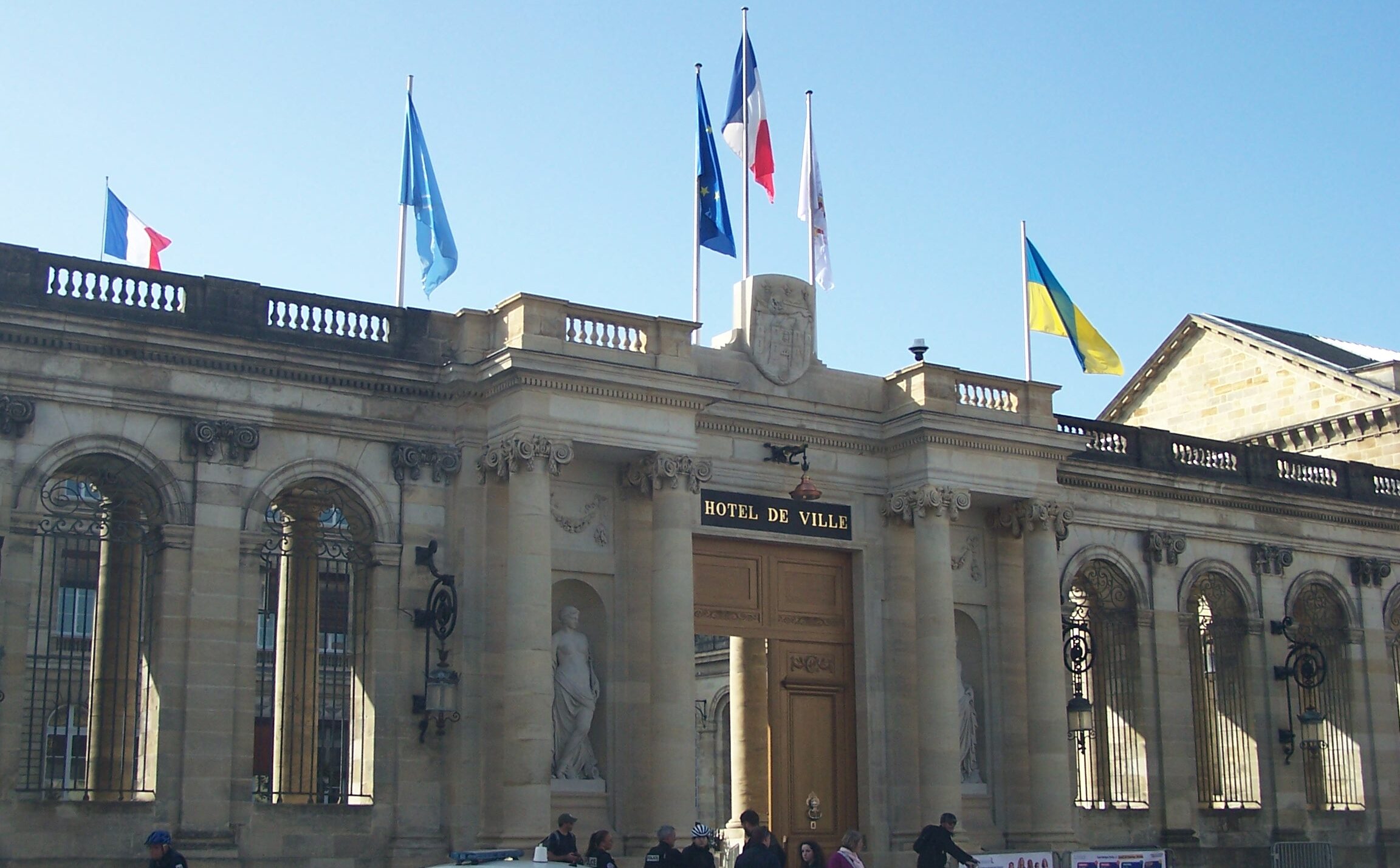 Fausse alerte à Bordeaux : la police déployée pour un canular inquiétant à la mairie