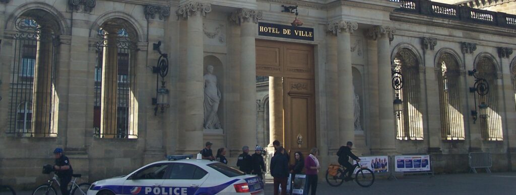 Fausse alerte à Bordeaux : la police déployée pour un canular inquiétant à la mairie