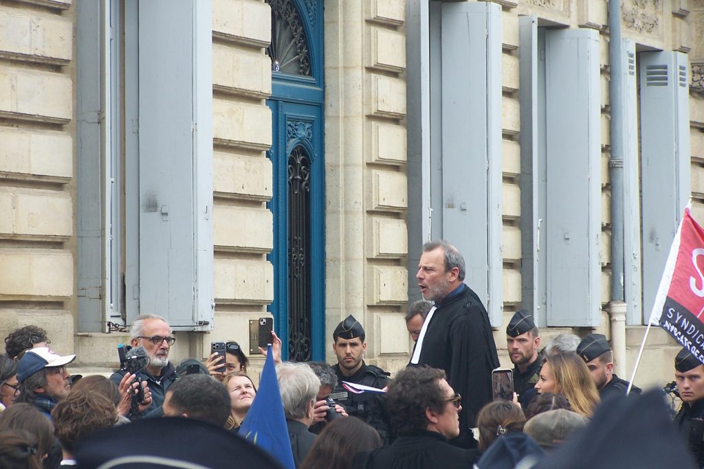 Grève des avocats à Bordeaux : le barreau entre en résistance contre la réforme Darmanin