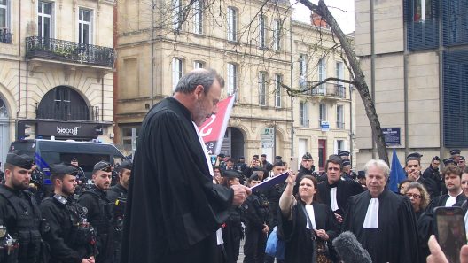 Grève des avocats à Bordeaux : le barreau entre en résistance contre la réforme Darmanin
