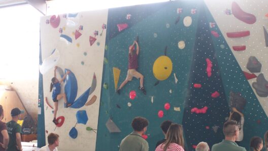 Escalade : le Gironde Blocs Challenge réunit les jeunes grimpeurs à Parempuyre