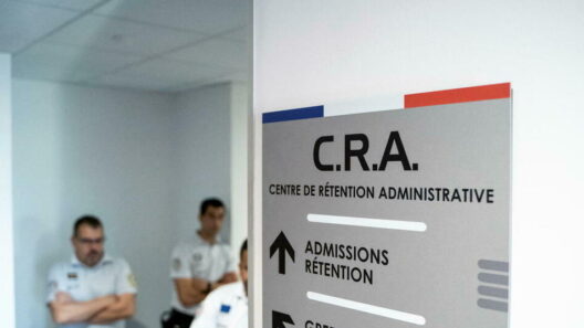 Centre de rétention d’Hendaye : réforme des audiences et tensions sur les droits de la défense