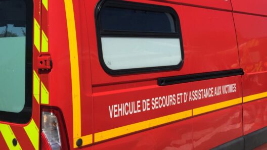 Incendie rue Achard à Bordeaux : un homme chute en fuyant les fumées