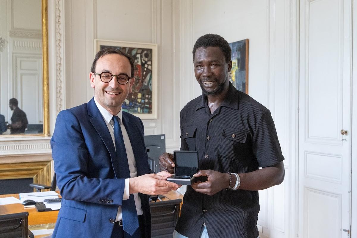 Bordeaux consacre Muhamed Sabally, symbole d’un courage qui dépasse les frontières