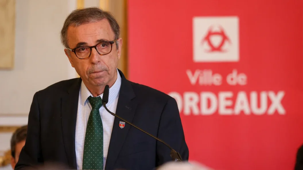 PierreTrois décennies d’engagement au service de la vie publique, puis le départ. Hurmic démissionne de ses fonctions à la municipalité et à la Métropole Hurmic quitte Bordeaux et la Métropole après 31 ans d’engagement au service de la vie publique