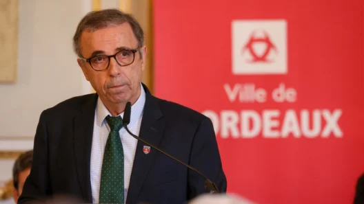 PierreTrois décennies d’engagement au service de la vie publique, puis le départ. Hurmic démissionne de ses fonctions à la municipalité et à la Métropole Hurmic quitte Bordeaux et la Métropole après 31 ans d’engagement au service de la vie publique