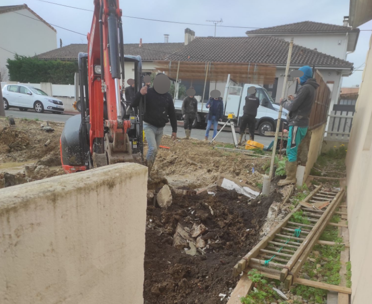 « On nous a traités comme des gens de seconde zone » : un habitant du Bouscat témoigne de son calvaire face à un mur illégal, selon lui
