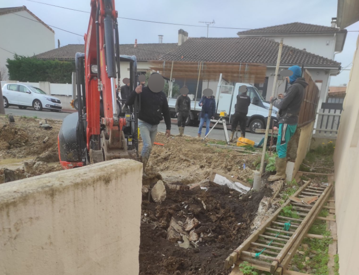 « On nous a traités comme des gens de seconde zone » : un habitant du Bouscat témoigne de son calvaire face à un mur illégal, selon lui
