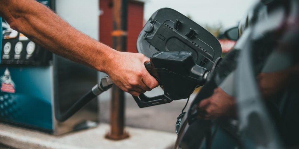 Bordeaux : face à la flambée des carburants, de nouvelles habitudes émergent