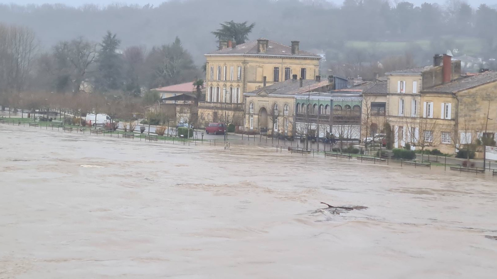 Saint-Sulpice-et-Cameyrac : après de fortes intempéries, un bailleur réclame 237 millions d’euros pour un projet immobilier