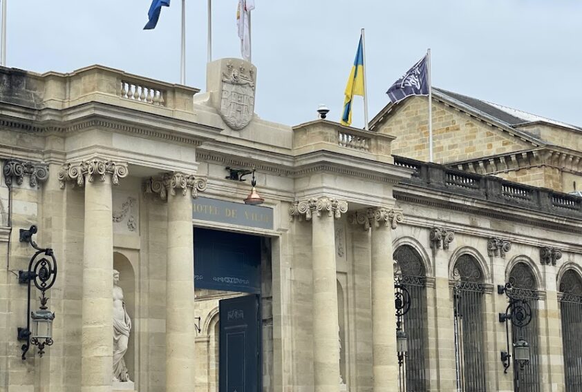Canicule à Bordeaux : la gauche accuse la mairie d’abandonner les sans-abri