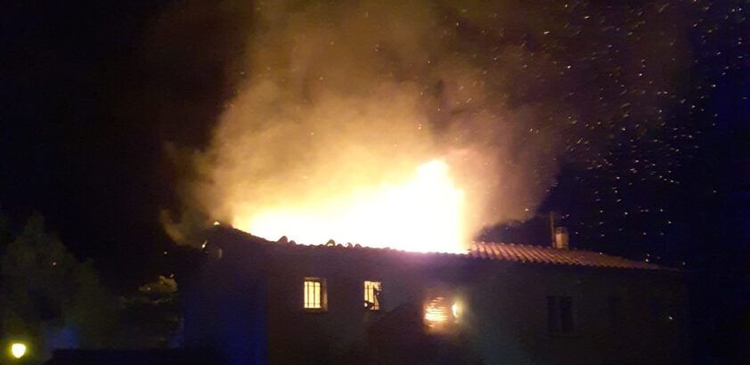 Incendie mortel sur le bassin d’Arcachon : une maison ravagée par les flammes