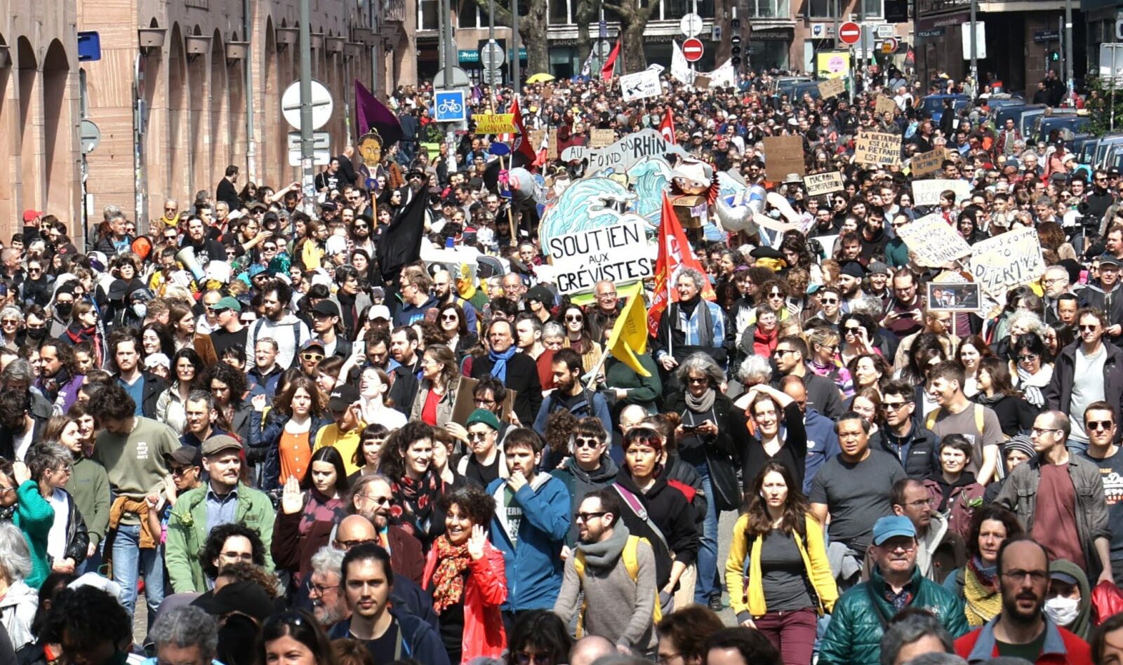 1er mai à Bordeaux : écart de participation et contestation du travail ce jour férié