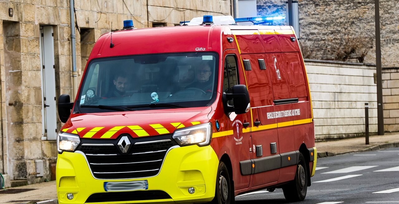 Bergerac : un camion se couche sur la chaussée