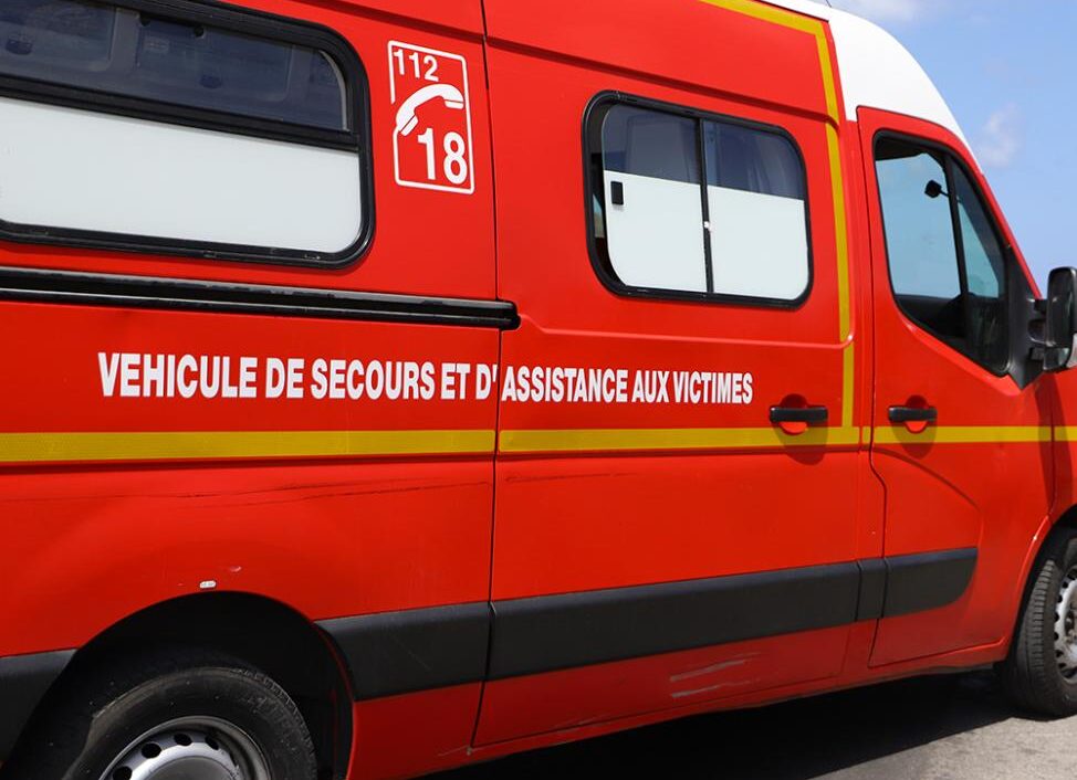 Cénac: un véhicule percute une installation électrique et plonge un quartier dans le noir