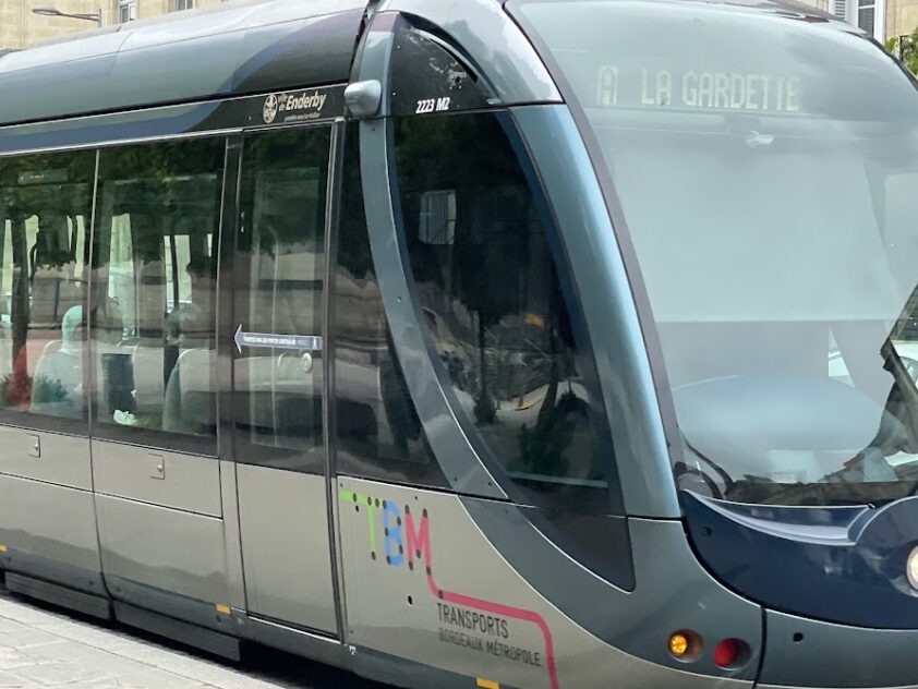 Canicule à Bordeaux : le réseau TBM contraint de réduire drastiquement son service