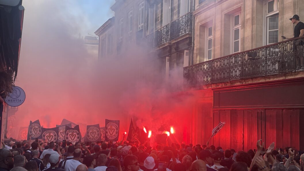 « Ce n'est plus une affaire d'Ultramarines, c'est une affaire d'amoureux des Girondins » Les Ultramarines mobilisent les supporters à Bordeaux