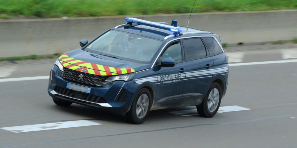 Belin-Béliet : un mort découvert dans une voiture immergée